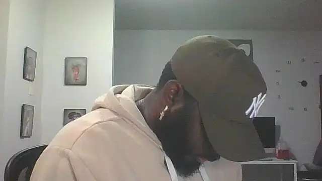 Snapshot of Stayinalive1992 chatting on 11.07.25 Stayinalive1992 online show from 11.07.25