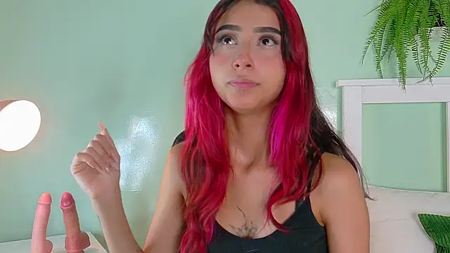 Snapshot of ParisFox_ chatting on 09.16.25 ParisFox online show from 09.16.25