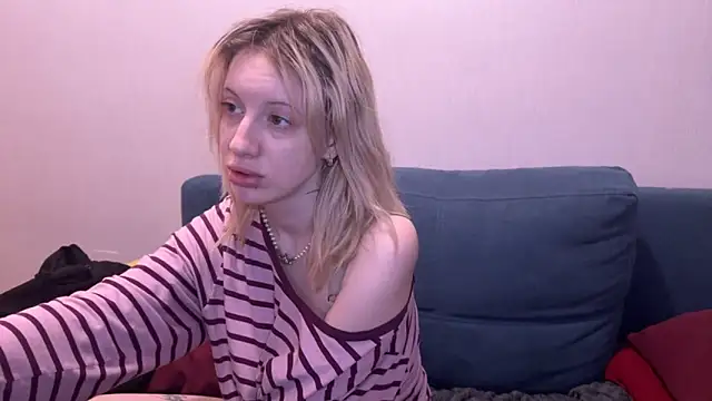 moundliicht1 online show from 09.26.25