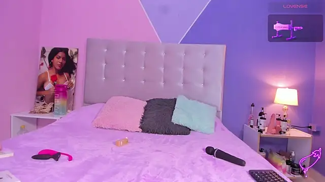 NiaBlanco online show from 03.15.25