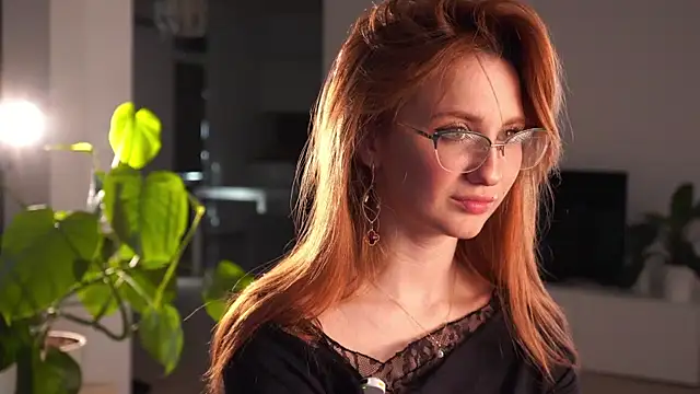 EsmaCrumbley online show from 04.02.26