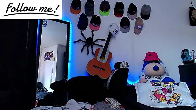 Snapshot of twink_sebas_ chatting on 12.02.24 twink sebas online show from 12.02.24