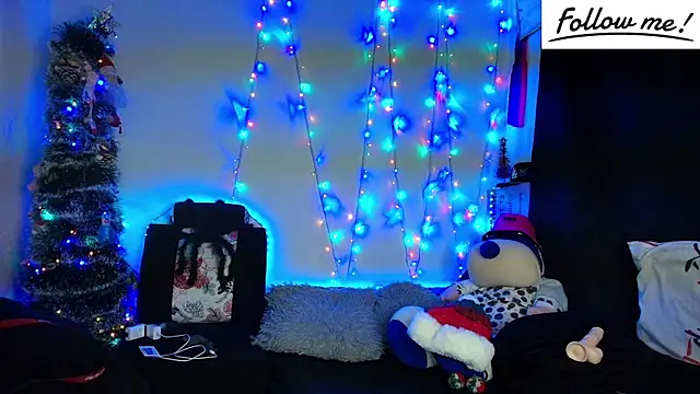 Snapshot of twink_sebas_ chatting on 12.27.24 twink sebas online show from 12.27.24