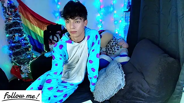 Snapshot of twink_sebas_ chatting on 12.29.24 twink sebas online show from 12.29.24