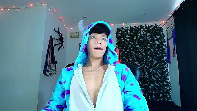 Snapshot of twink_sebas_ chatting on 02.03.25 twink sebas online show from 02.03.25