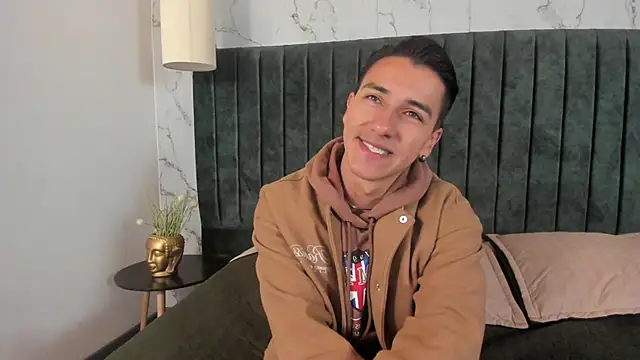 Andy Joy  online show from 03.04.26