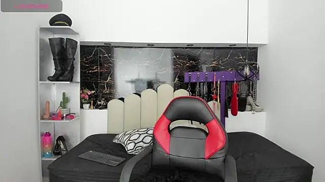 Kathia Armstrong online show from 12.17.24