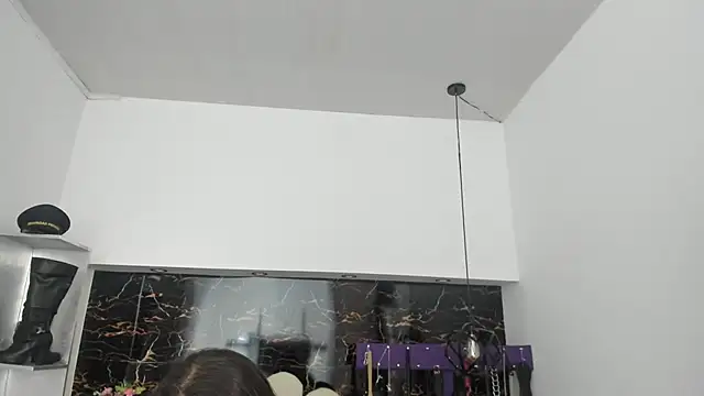 Kathia Armstrong online show from 02.04.25