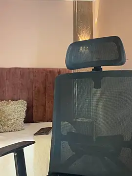 Emy leon online show from 02.08.26