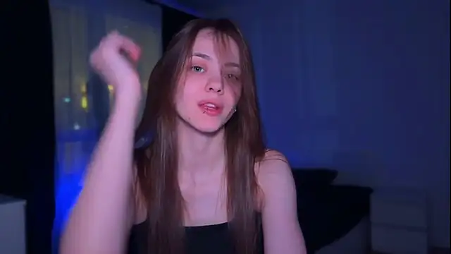 Snapshot of Riasha chatting on 11.29.25 Riasha online show from 11.29.25