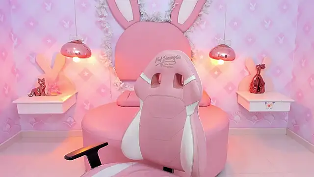 Snapshot of Saraa_Skinny chatting on 12.07.24 Saraa Skinny online show from 12.07.24