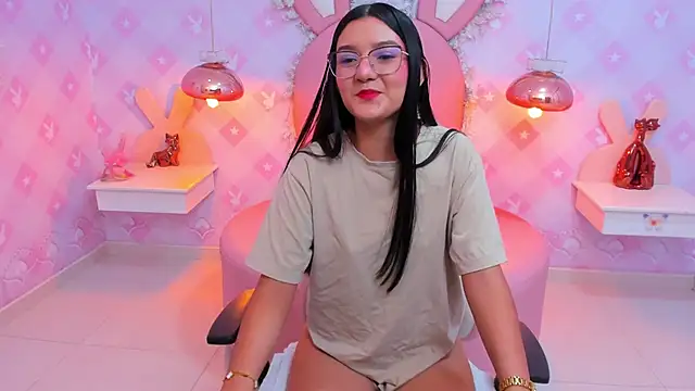 Snapshot of Saraa_Skinny chatting on 02.02.25 Saraa Skinny online show from 02.02.25