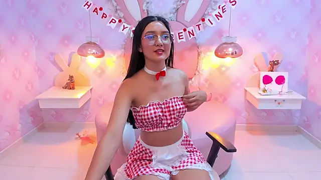 Snapshot of Saraa_Skinny chatting on 02.22.25 Saraa Skinny online show from 02.22.25