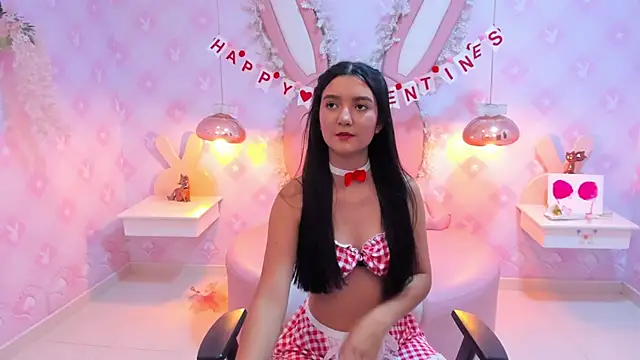 Snapshot of Saraa_Skinny chatting on 02.22.25 Saraa Skinny online show from 02.22.25