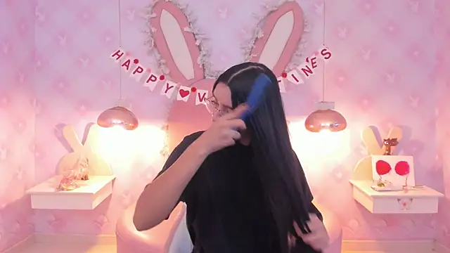 Snapshot of Saraa_Skinny chatting on 02.23.25 Saraa Skinny online show from 02.23.25