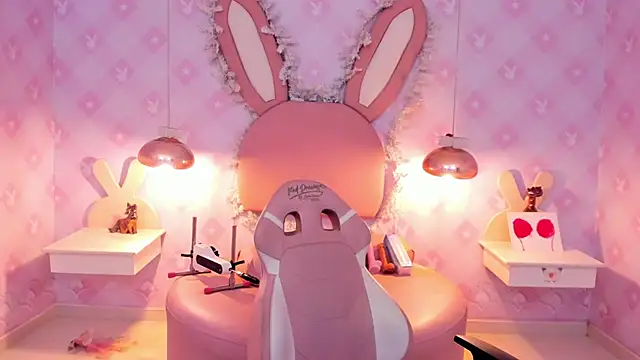 Snapshot of Saraa_Skinny chatting on 02.27.25 Saraa Skinny online show from 02.27.25