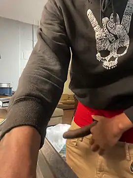 sneakylink13   online show from 02.10.25