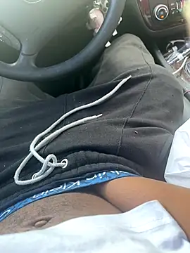 sneakylink13   online show from 10.18.25