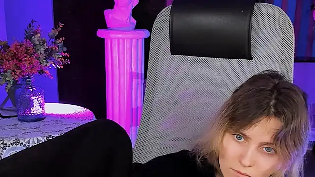 LolaAsmus online show from 02.12.25