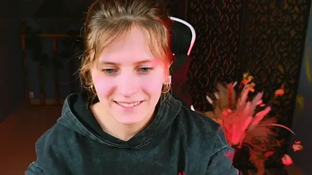 LolaAsmus online show from 02.18.25