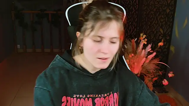 LolaAsmus online show from 02.18.25