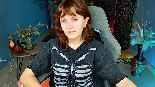 LolaAsmus online show from 10.15.25