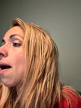 Snapshot of Annelibre chatting on 10.01.25 Annelibre online show from 10.01.25