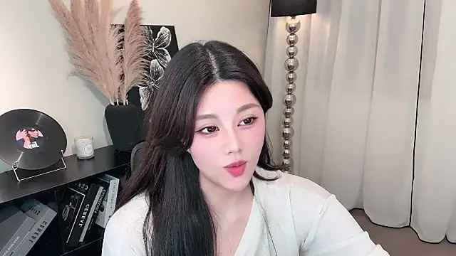 Strawberrybabyy1 online show from 03.04.25