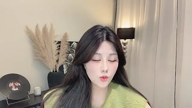 Strawberrybabyy1 online show from 03.07.25