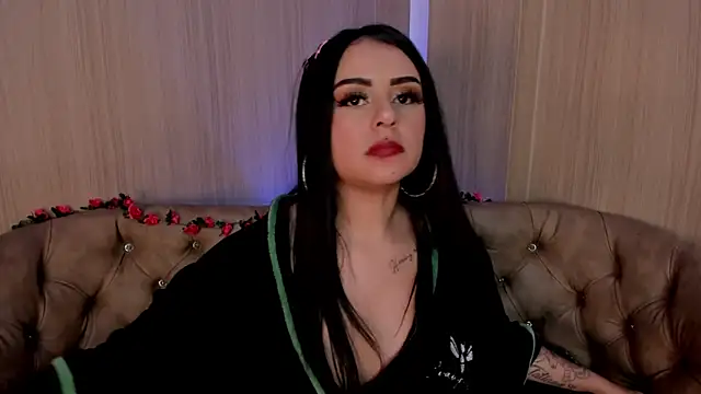 SoffiQueen online show from 02.01.25