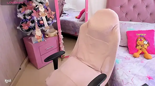 Snapshot of bruneettklaryss chatting on 12.05.24 bruneettklaryss online show from 12.05.24