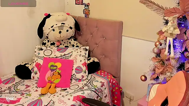 Snapshot of bruneettklaryss chatting on 12.22.24 bruneettklaryss online show from 12.22.24