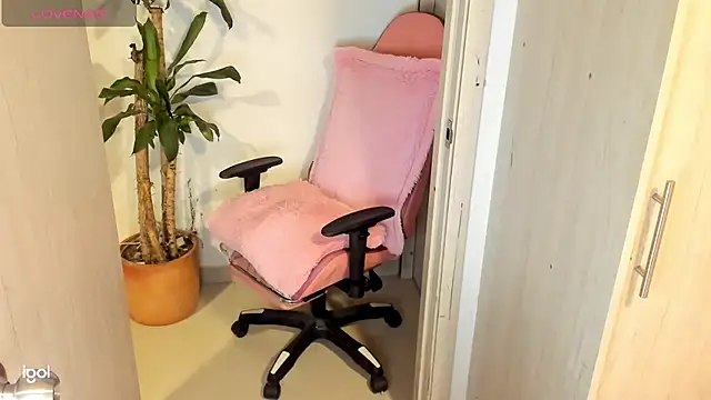 Snapshot of bruneettklaryss chatting on 01.19.25 bruneettklaryss online show from 01.19.25