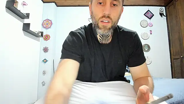 Snapshot of Antoniohot2024 chatting on 01.05.25 Antoniohot2024 online show from 01.05.25