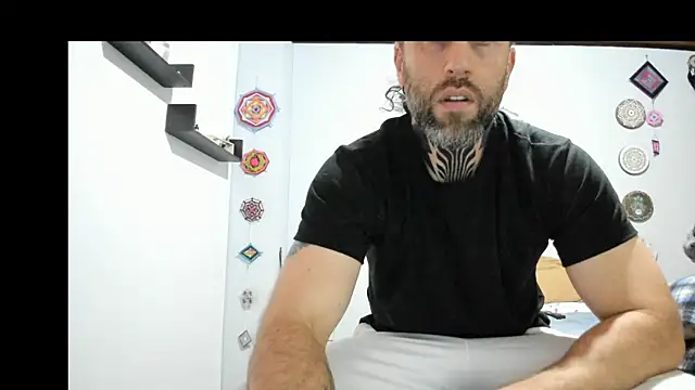 Snapshot of Antoniohot2024 chatting on 01.05.25 Antoniohot2024 online show from 01.05.25