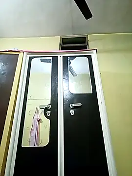 heenage online show from 10.29.25