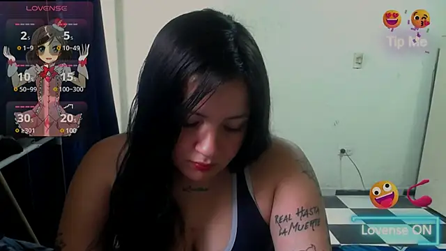 Snapshot of shopyymessyy chatting on 03.21.25 shopyymessyy online show from 03.21.25