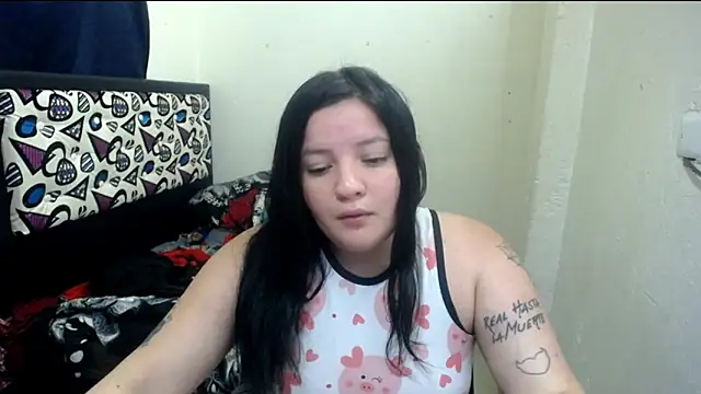 Snapshot of shopyymessyy chatting on 04.23.26 shopyymessyy online show from 04.23.26