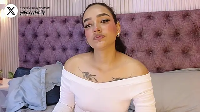 EMILYY FOXY online show from 10.17.25