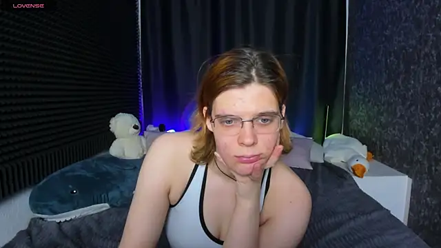 Snapshot of KIKI_Krash chatting on 02.04.25 KIKI Krash online show from 02.04.25