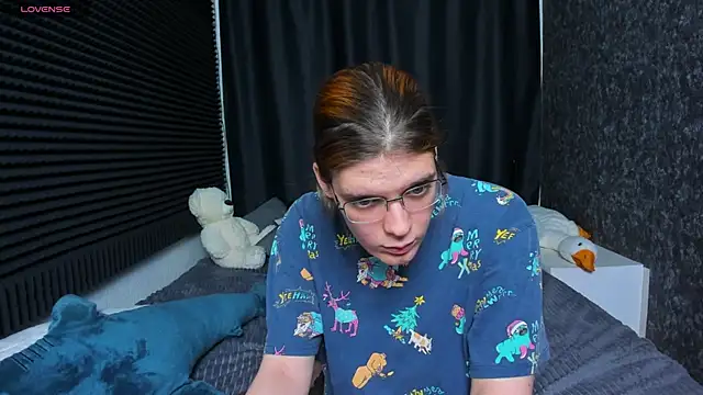 Snapshot of KIKI_Krash chatting on 02.11.25 KIKI Krash online show from 02.11.25