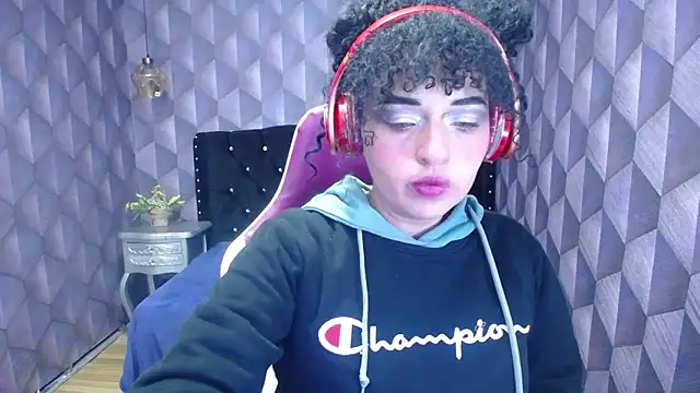 Snapshot of Sofiacowperx chatting on 01.22.25 Sofiacowperx online show from 01.22.25