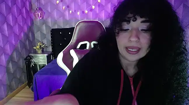 Snapshot of Sofiacowperx chatting on 02.14.25 Sofiacowperx online show from 02.14.25