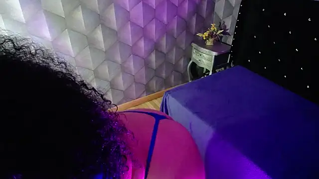 Snapshot of Sofiacowperx chatting on 02.15.25 Sofiacowperx online show from 02.15.25