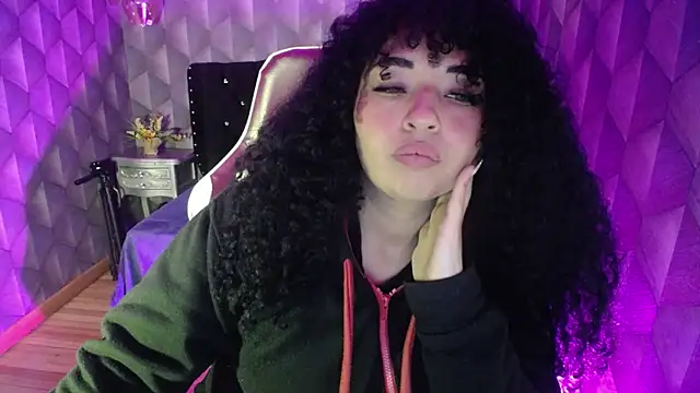 Snapshot of Sofiacowperx chatting on 02.27.25 Sofiacowperx online show from 02.27.25