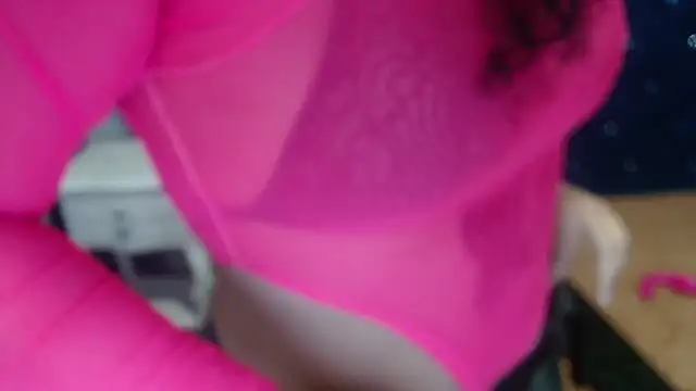 Snapshot of Sofiacowperx chatting on 10.23.25 Sofiacowperx online show from 10.23.25