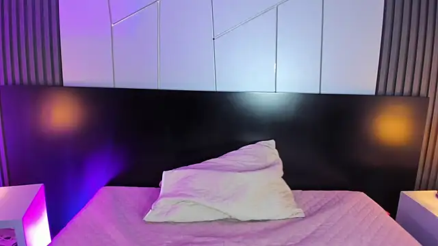 liz goth online show from 12.18.24