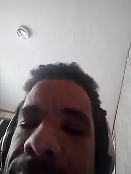 Snapshot of Tjskigh chatting on 03.19.25 Tjskigh online show from 03.19.25