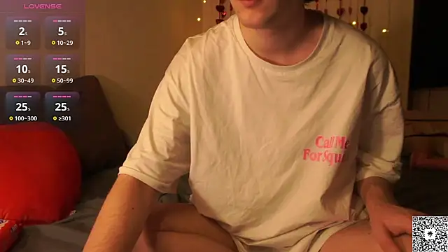 curlyboyy  online show from 02.14.25