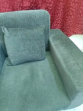 Snapshot of Cute_Kritika chatting on 11.18.25 Cute Kritika online show from 11.18.25